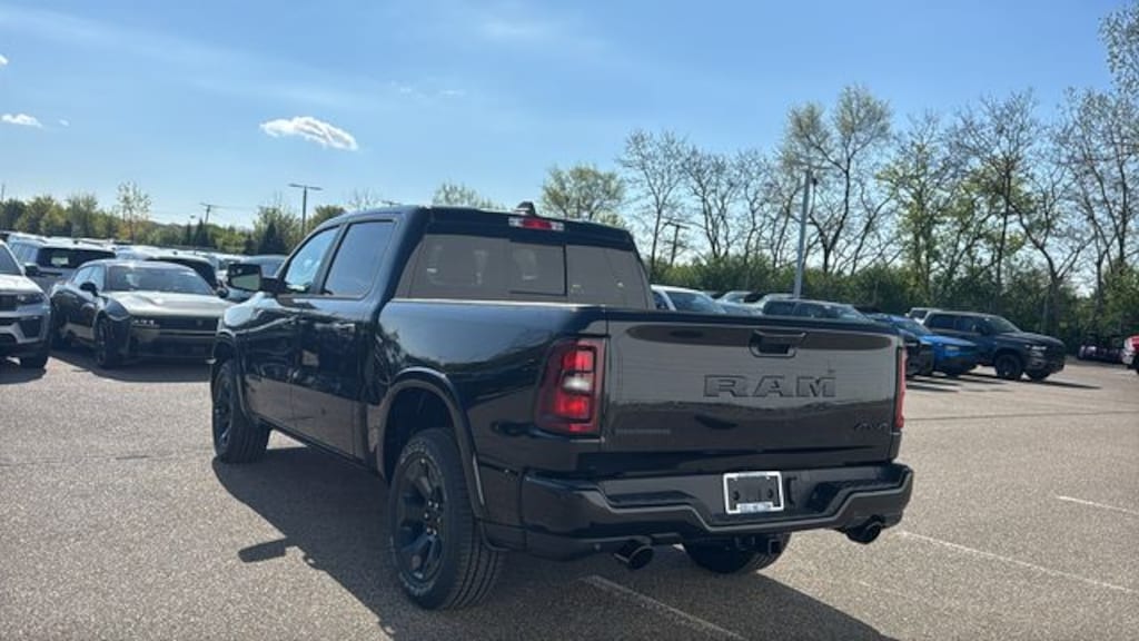 New 2026 Ram 1500 BIG HORN CREW CAB 4X4 5'7 BOX Pickup