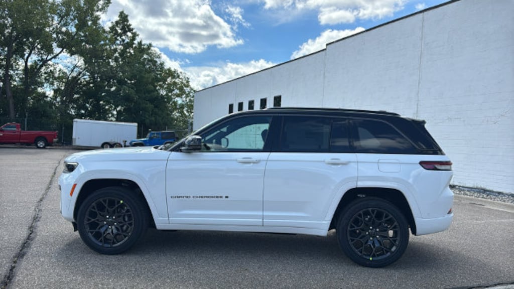 New 2027 Jeep Grand Cherokee SUMMIT 4X4 Sport Utility
