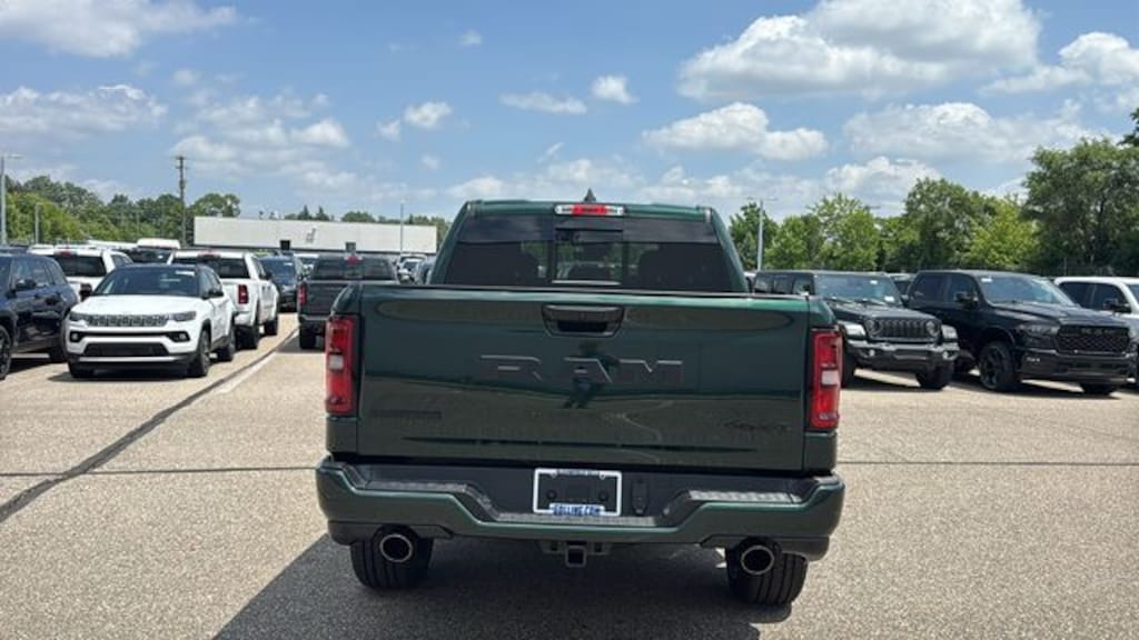 New 2026 Ram 1500 BIG HORN CREW CAB 4X4 5'7 BOX Pickup