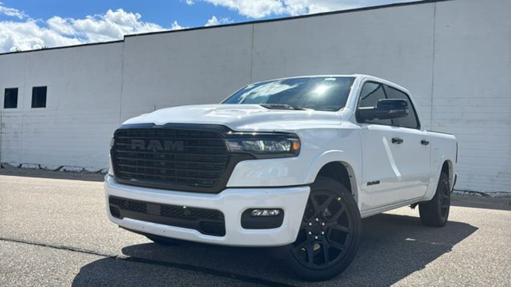 New 2026 Ram 1500 LARAMIE CREW CAB 4X4 5'7 BOX Pickup
