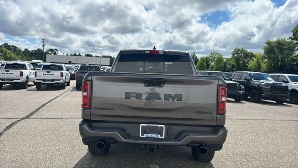 New 2026 Ram 1500 BIG HORN CREW CAB 4X4 5'7 BOX Pickup