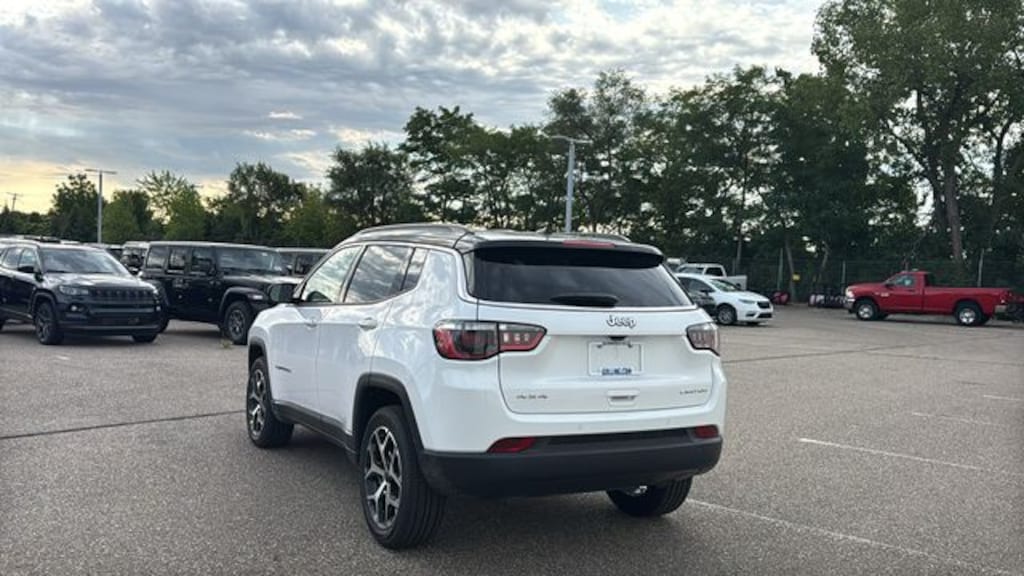 New 2026 Jeep Compass LIMITED 4X4 Sport Utility