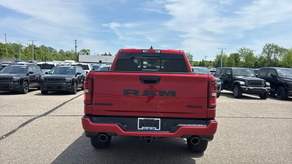 New 2026 Ram 1500 BIG HORN CREW CAB 4X4 5'7 BOX Pickup