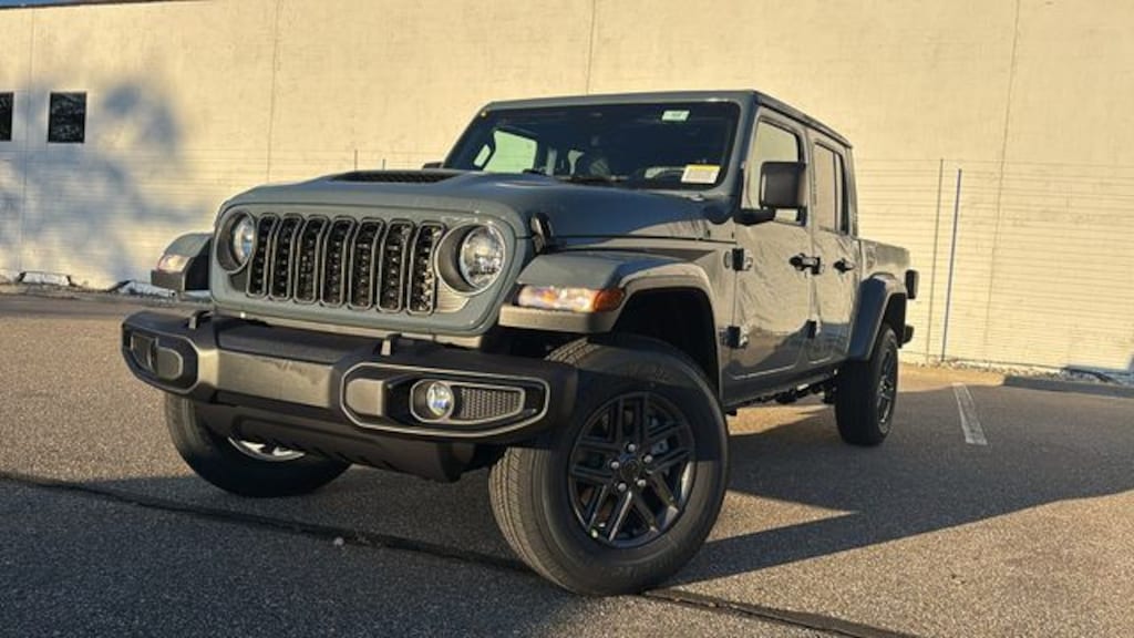 New 2026 Jeep Gladiator SPORT S 4X4 Pickup