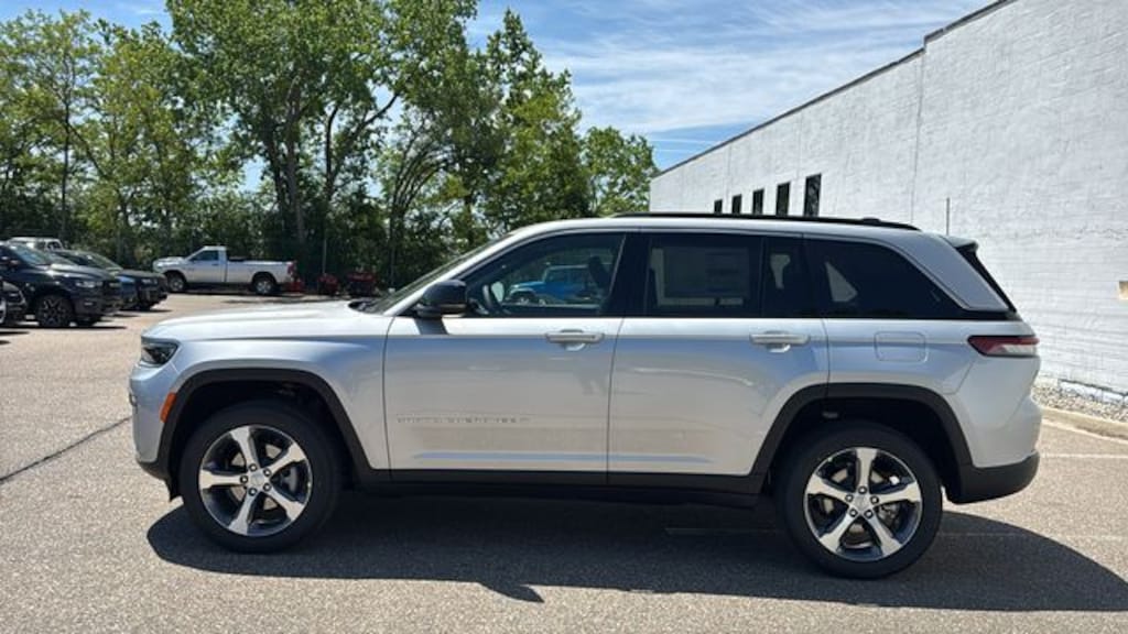 New 2026 Jeep Grand Cherokee LIMITED 4X4 Sport Utility