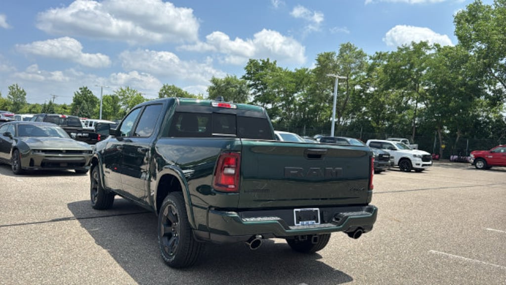New 2026 Ram 1500 BIG HORN CREW CAB 4X4 5'7 BOX Pickup