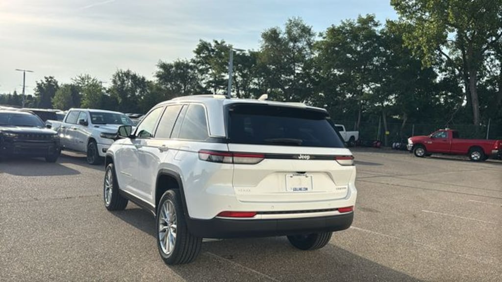 New 2027 Jeep Grand Cherokee LIMITED 4X4 Sport Utility