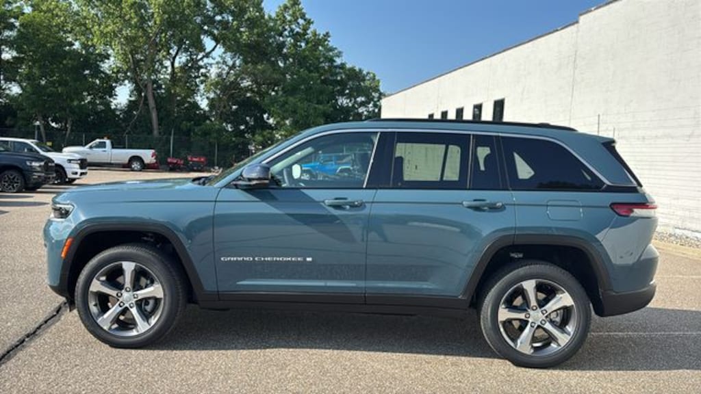 New 2026 Jeep Grand Cherokee LIMITED 4X4 Sport Utility