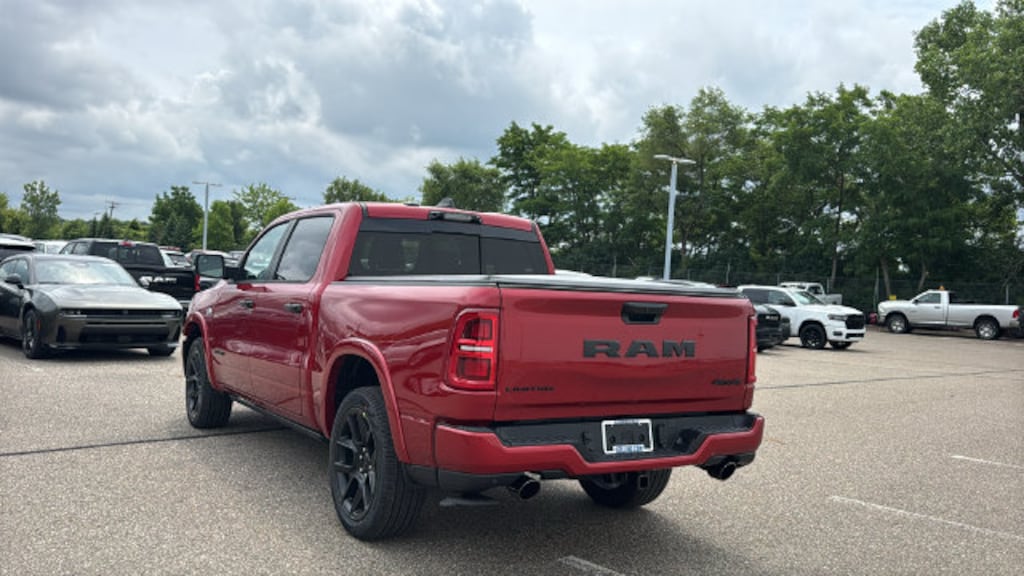 New 2026 Ram 1500 LIMITED CREW CAB 4X4 5'7 BOX Pickup