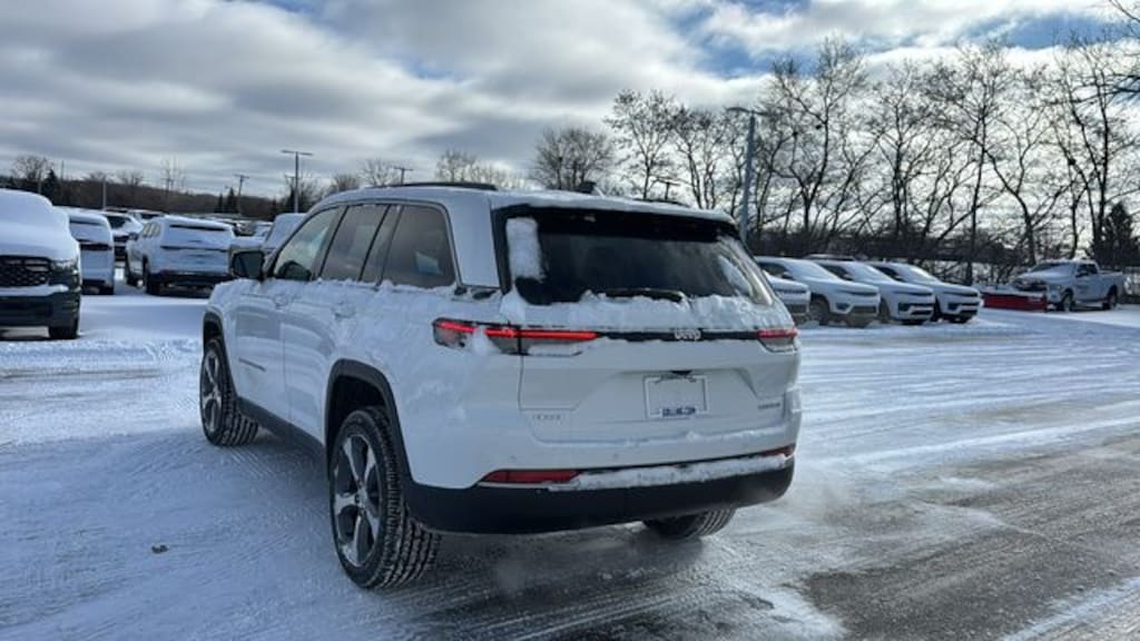 New 2026 Jeep Grand Cherokee LIMITED 4X4 Sport Utility