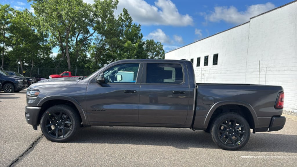 New 2026 Ram 1500 LARAMIE CREW CAB 4X4 5'7 BOX Pickup