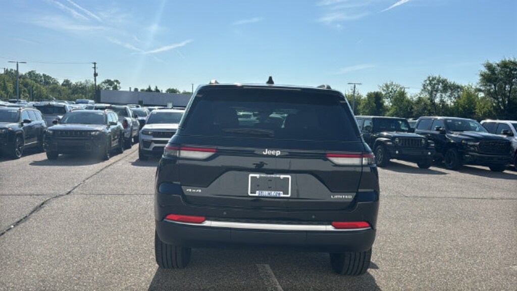 New 2026 Jeep Grand Cherokee LIMITED 4X4 Sport Utility
