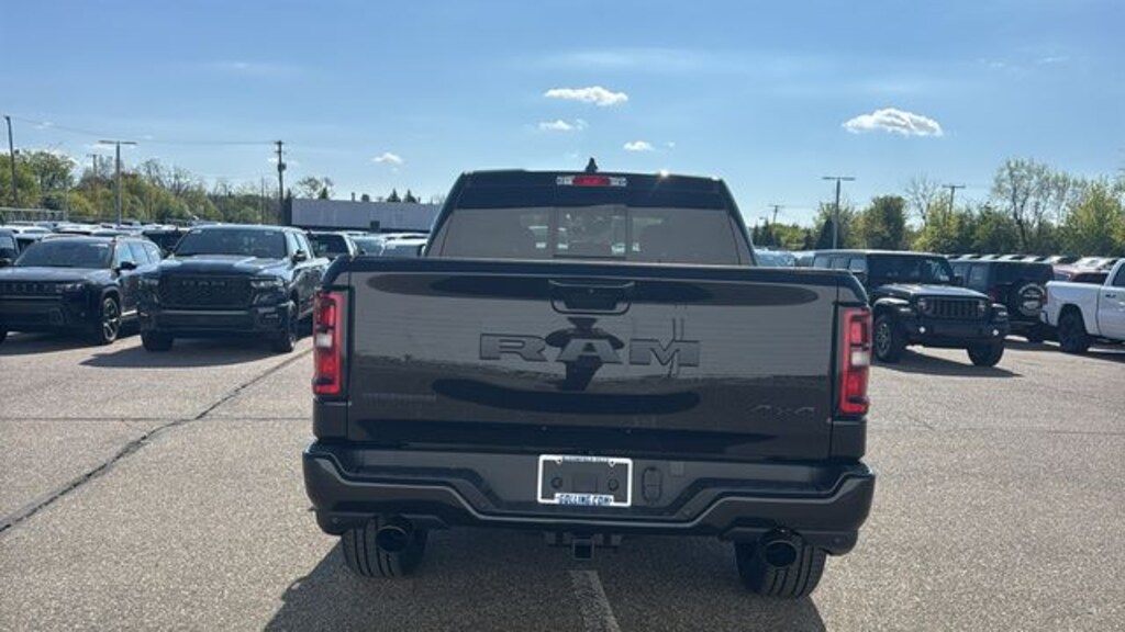 New 2026 Ram 1500 BIG HORN CREW CAB 4X4 5'7 BOX Pickup