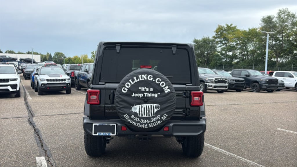 New 2027 Jeep Wrangler 4-DOOR SAHARA Sport Utility