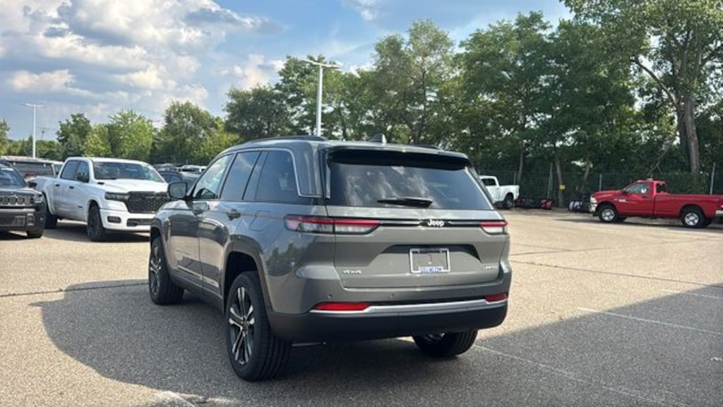 New 2027 Jeep Grand Cherokee LIMITED 4X4 Sport Utility