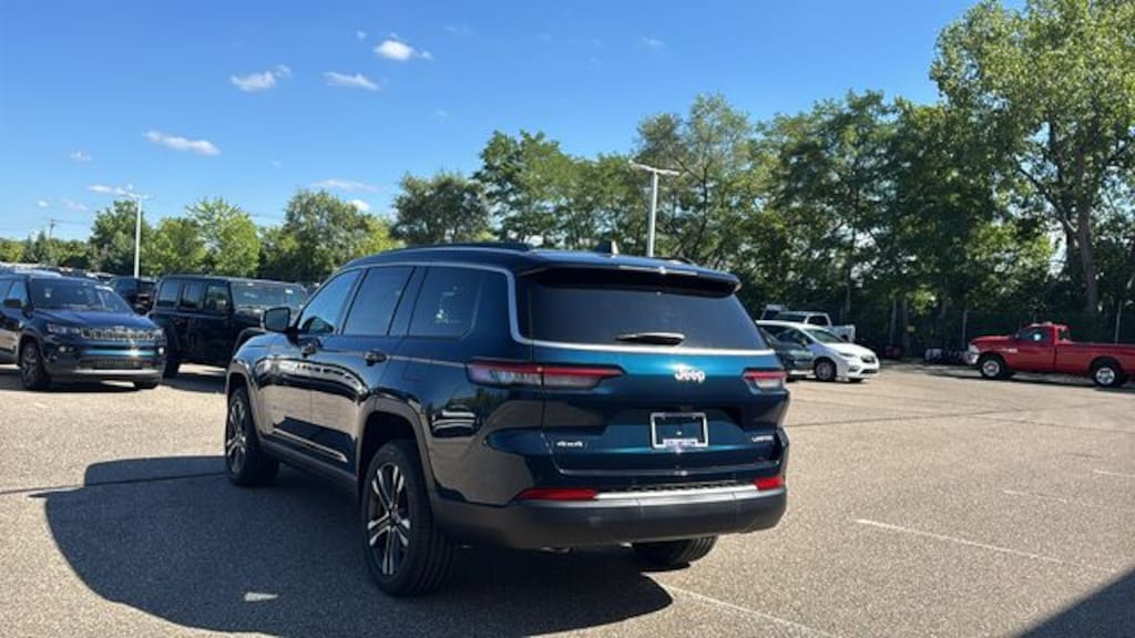 New 2027 Jeep Grand Cherokee L LIMITED 4X4 Sport Utility