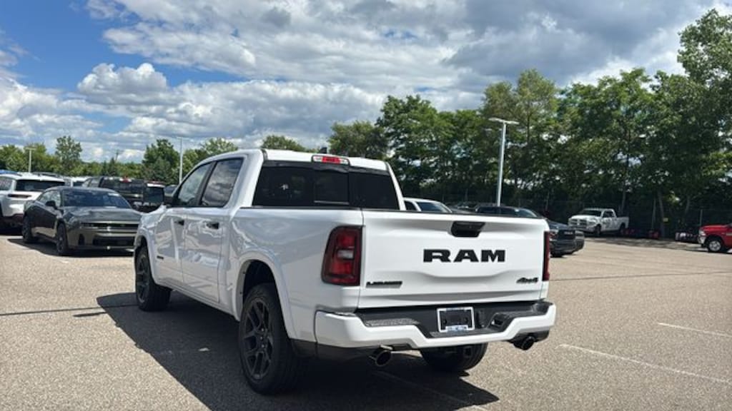 New 2026 Ram 1500 LARAMIE CREW CAB 4X4 5'7 BOX Pickup