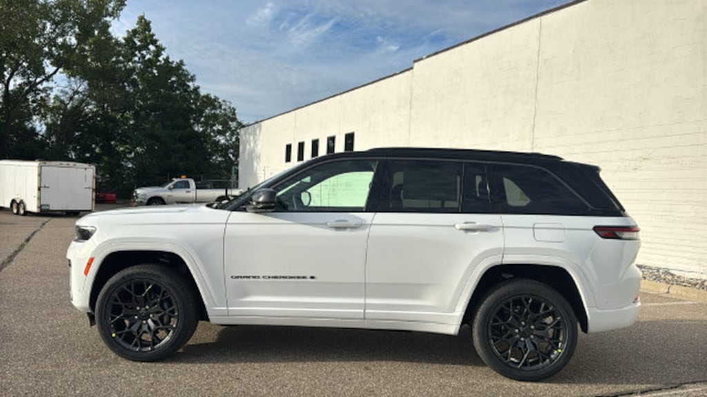 New 2027 Jeep Grand Cherokee SUMMIT 4X4 Sport Utility