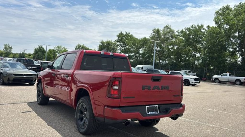 New 2026 Ram 1500 BIG HORN CREW CAB 4X4 5'7 BOX Pickup