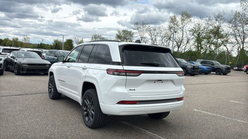 New 2026 Jeep Grand Cherokee LIMITED RESERVE 4X4 Sport Utility
