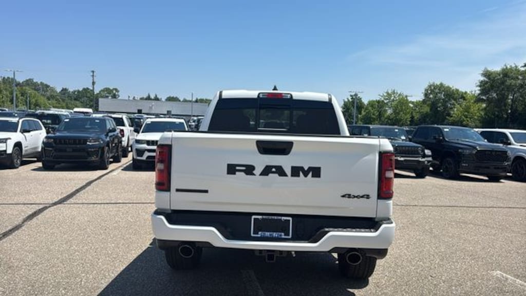 New 2026 Ram 1500 BIG HORN CREW CAB 4X4 5'7 BOX Pickup