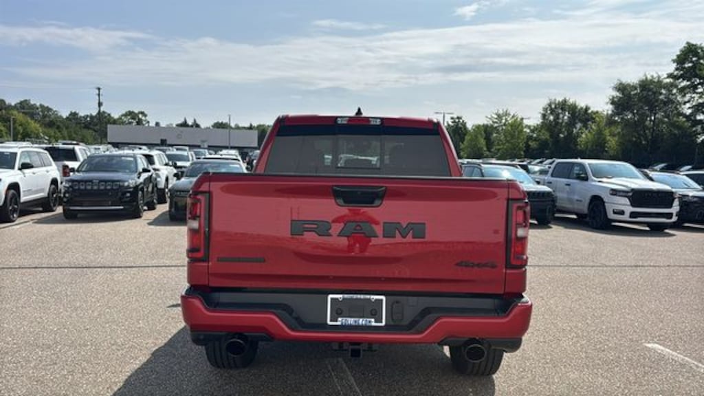 New 2027 Ram 1500 BIG HORN CREW CAB 4X4 5'7 BOX Pickup