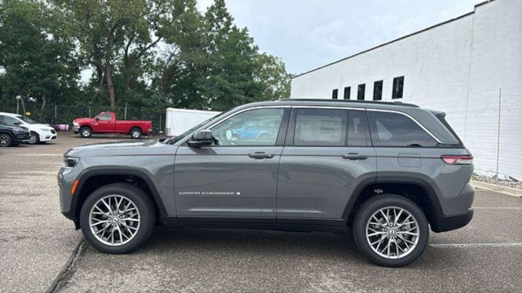New 2027 Jeep Grand Cherokee LIMITED 4X4 Sport Utility