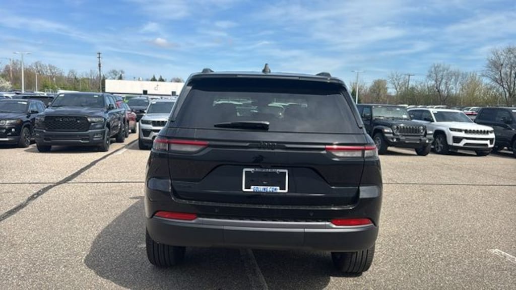 New 2026 Jeep Grand Cherokee LIMITED 4X4 Sport Utility