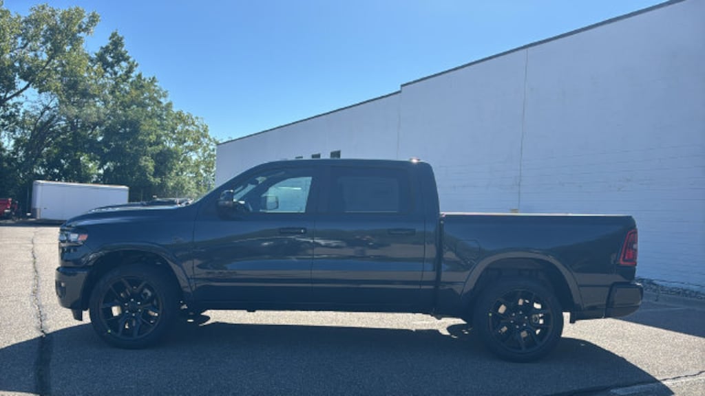New 2027 Ram 1500 LARAMIE CREW CAB 4X4 5'7 BOX Pickup