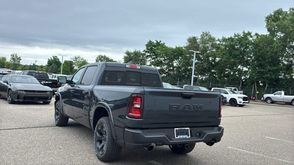New 2026 Ram 1500 BIG HORN CREW CAB 4X4 5'7 BOX Pickup