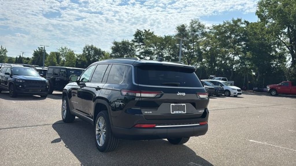 New 2027 Jeep Grand Cherokee L LIMITED 4X4 Sport Utility