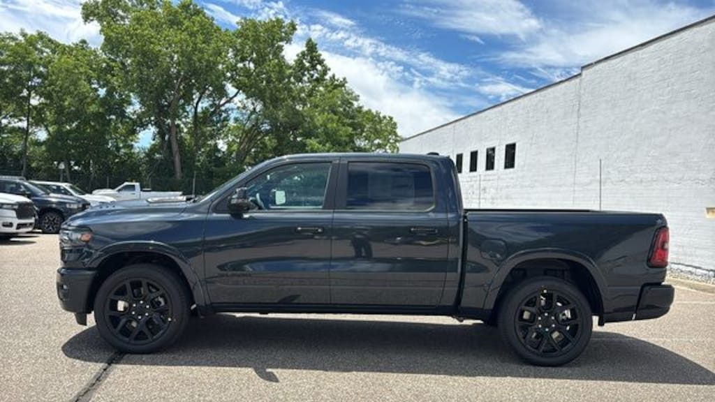 New 2026 Ram 1500 LARAMIE CREW CAB 4X4 5'7 BOX Pickup