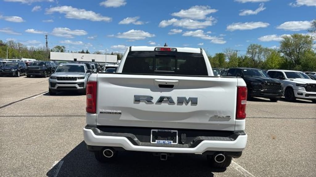 New 2026 Ram 1500 BIG HORN CREW CAB 4X4 5'7 BOX Pickup