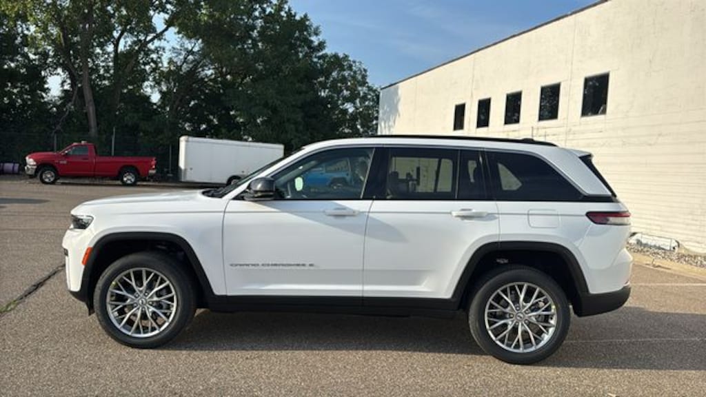 New 2027 Jeep Grand Cherokee LIMITED 4X4 Sport Utility