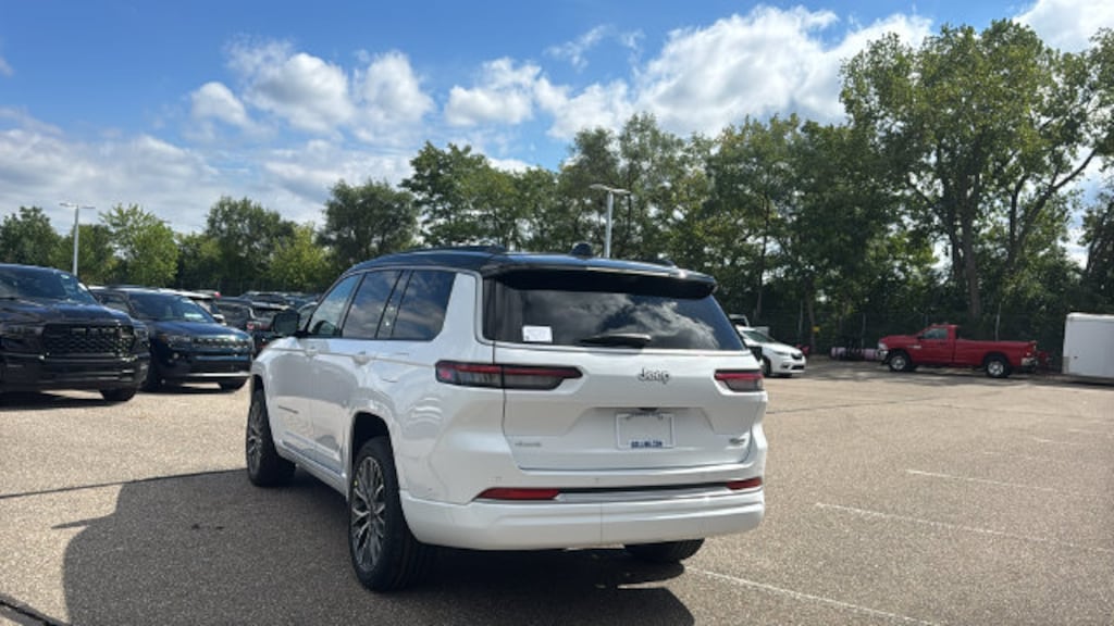 New 2027 Jeep Grand Cherokee L SUMMIT 4X4 Sport Utility