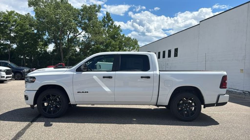 New 2026 Ram 1500 LARAMIE CREW CAB 4X4 5'7 BOX Pickup
