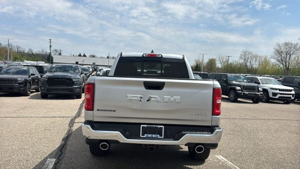 New 2026 Ram 1500 BIG HORN CREW CAB 4X4 5'7 BOX Pickup