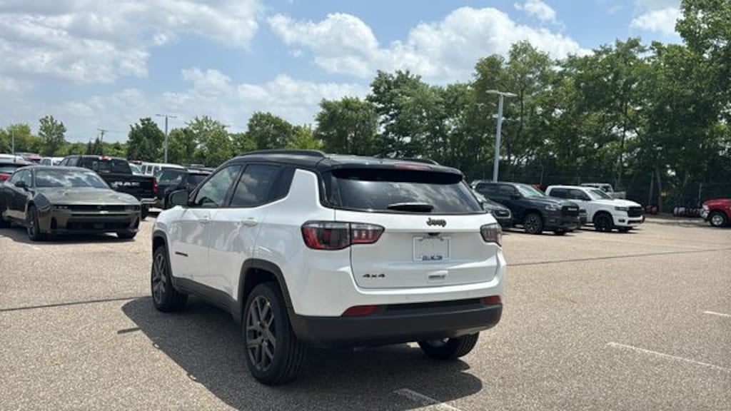 New 2026 Jeep Compass LIMITED ALTITUDE 4X4 Sport Utility