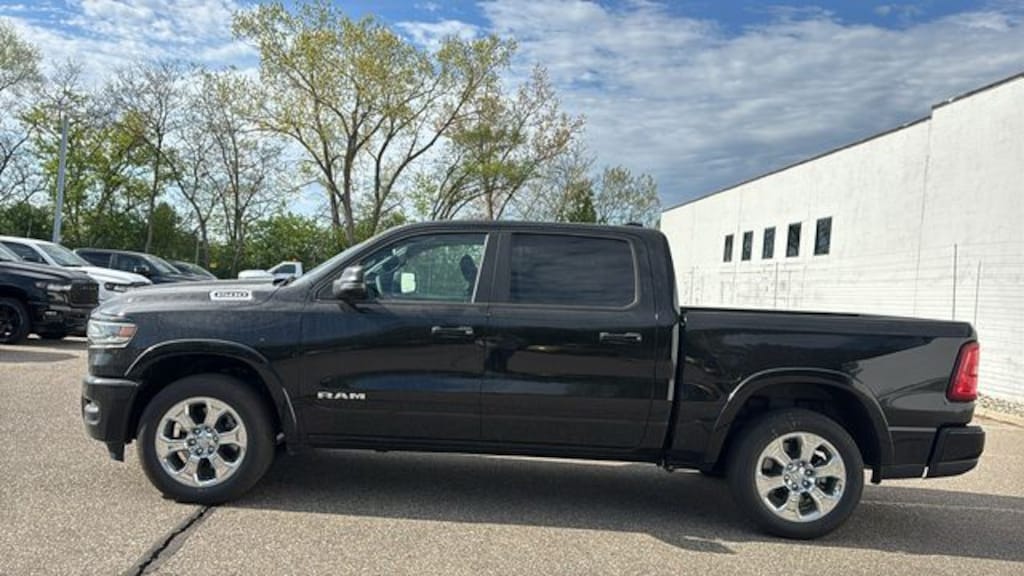 New 2026 Ram 1500 BIG HORN CREW CAB 4X4 5'7 BOX Pickup