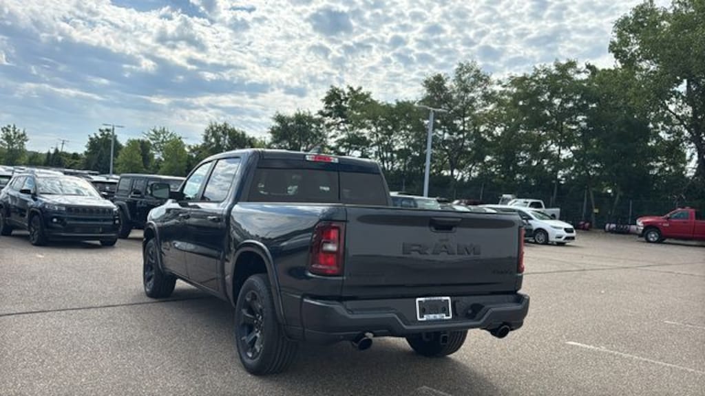 New 2027 Ram 1500 BIG HORN CREW CAB 4X4 5'7 BOX Pickup