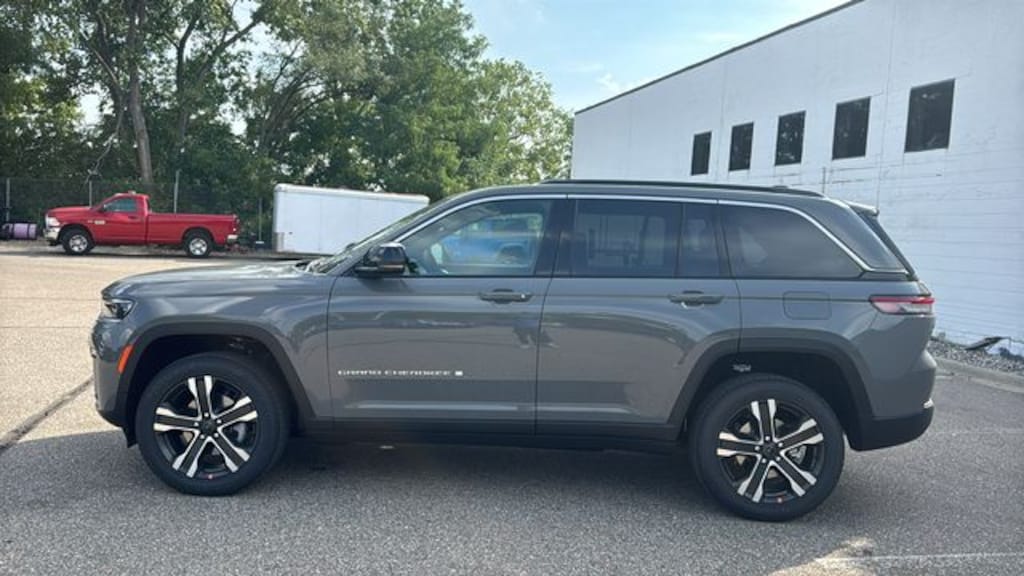 New 2027 Jeep Grand Cherokee LIMITED 4X4 Sport Utility