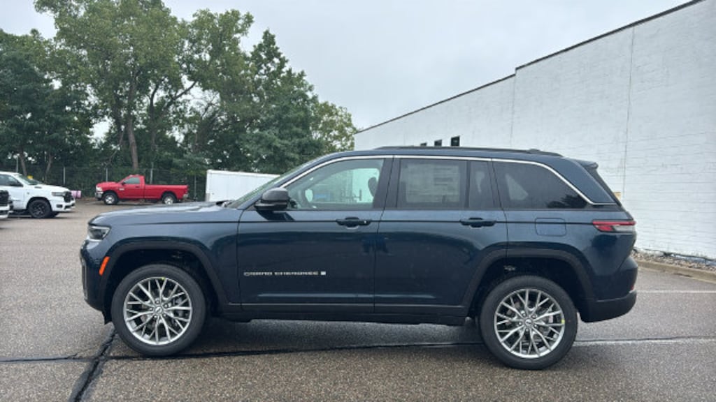 New 2027 Jeep Grand Cherokee LIMITED 4X4 Sport Utility