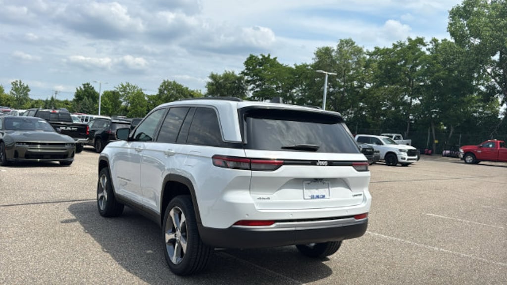 New 2026 Jeep Grand Cherokee LIMITED 4X4 Sport Utility