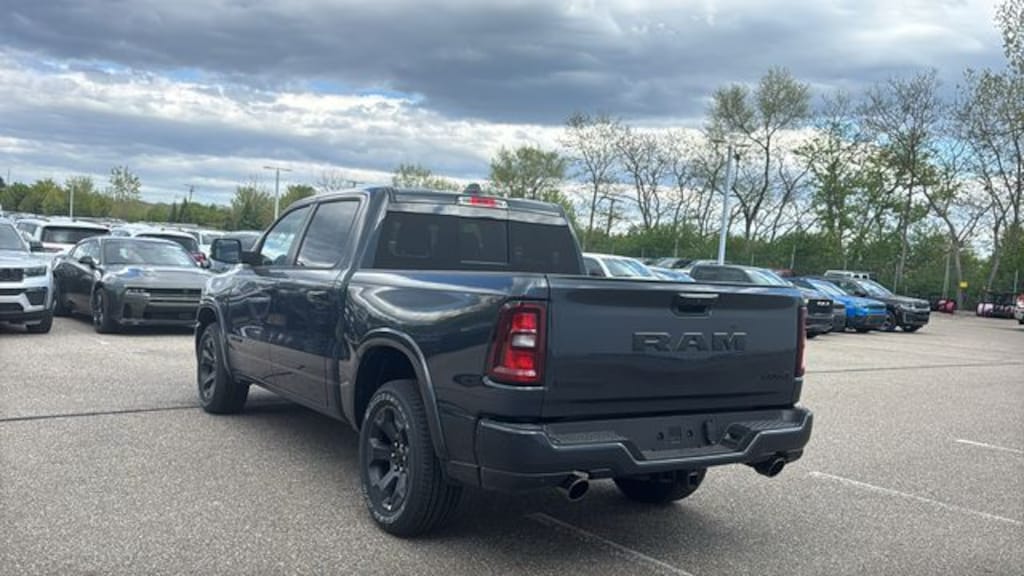 New 2026 Ram 1500 BIG HORN CREW CAB 4X4 5'7 BOX Pickup