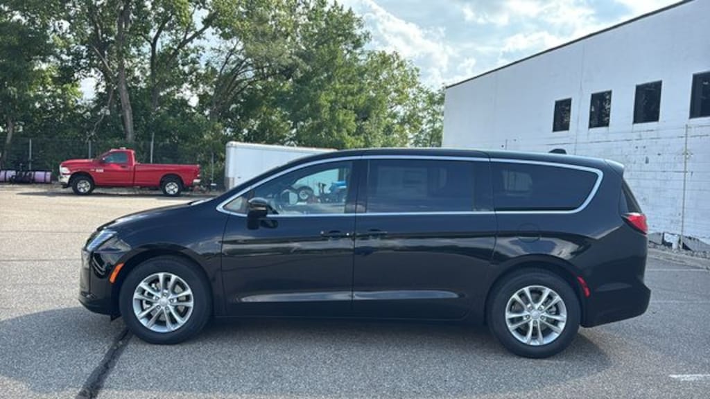 New 2027 Chrysler Pacifica SELECT Passenger Van