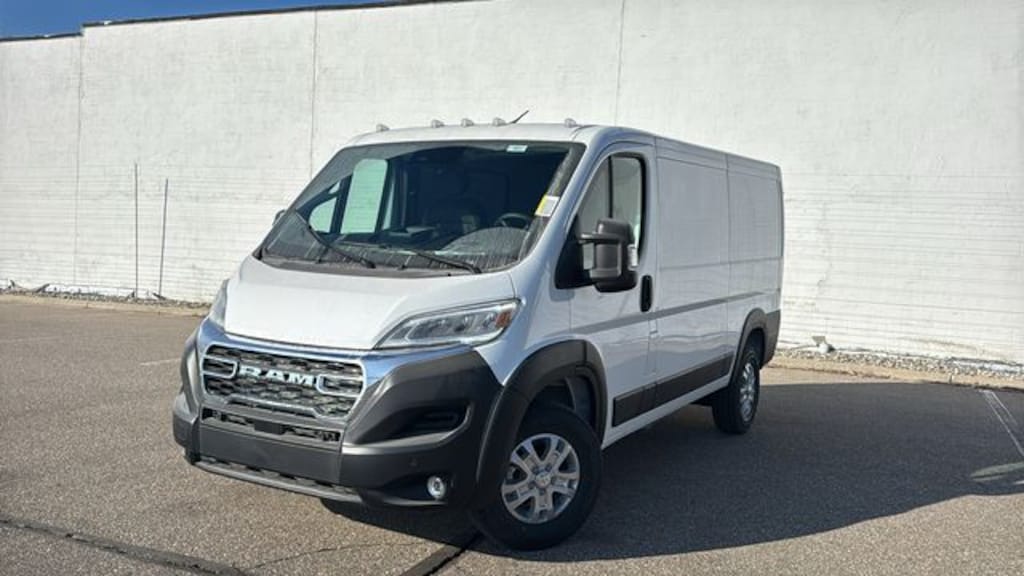 New 2026 Ram ProMaster PROMASTER 1500 SLT CARGO VAN LOW ROOF 136' WB Cargo Van