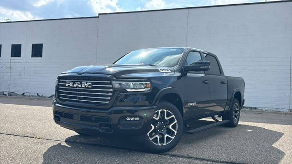 New 2027 Ram 1500 LARAMIE CREW CAB 4X4 5'7 BOX Pickup