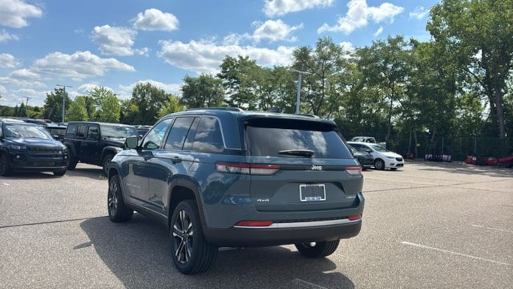 New 2027 Jeep Grand Cherokee LIMITED 4X4 Sport Utility
