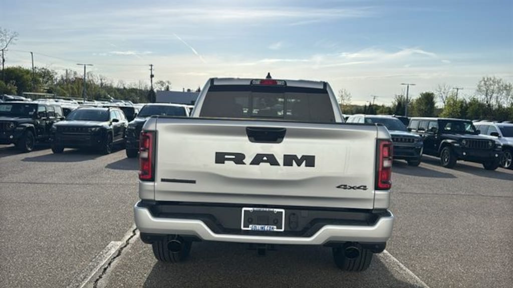New 2026 Ram 1500 BIG HORN CREW CAB 4X4 5'7 BOX Pickup