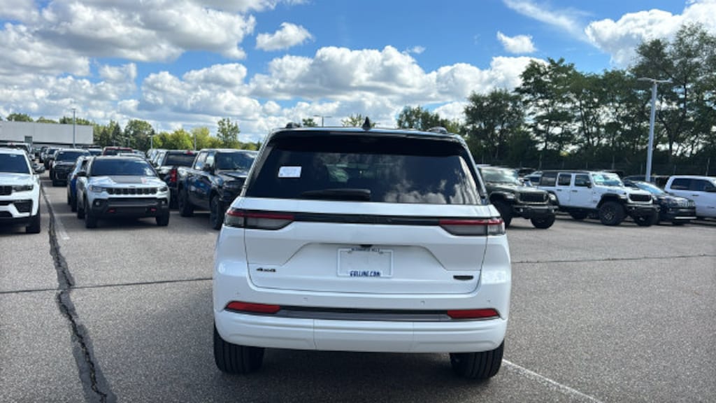 New 2027 Jeep Grand Cherokee SUMMIT 4X4 Sport Utility